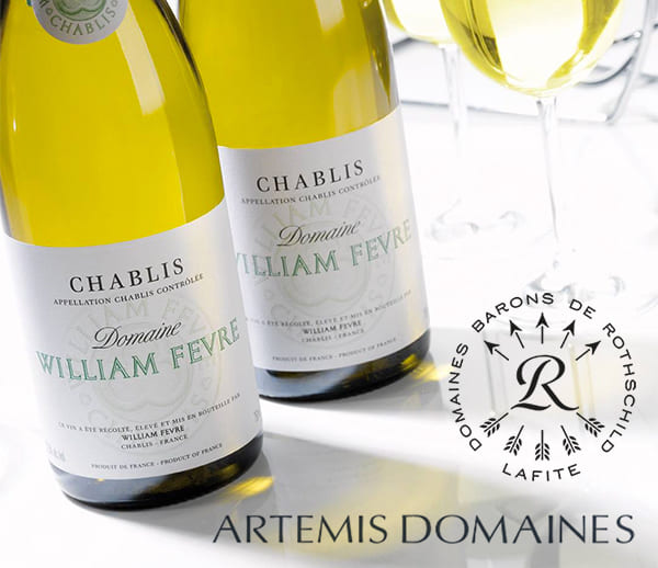 Bouteilles de William Fèvre, avec logos d'Artemis Domaines et Barons de Rotschild